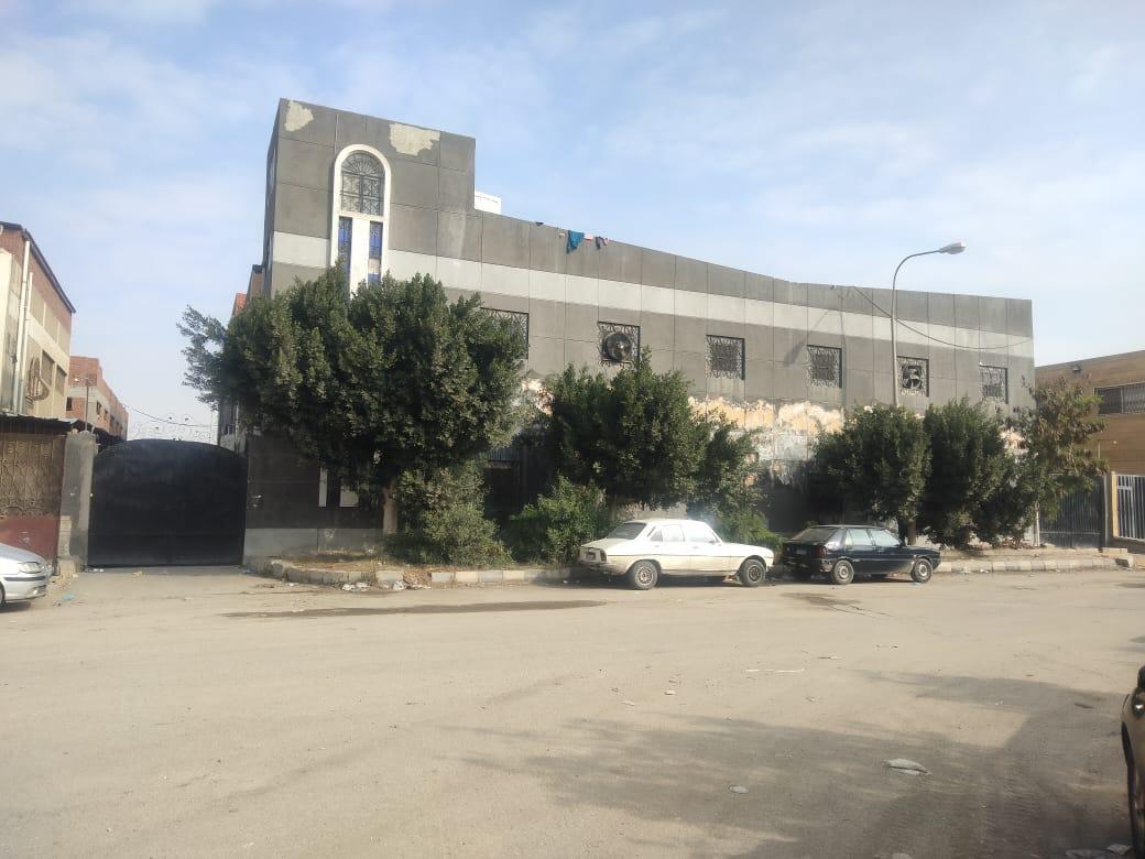 مصنع غذاءي للبيع   2350 متر من المالك مباشرة